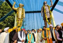 Photo of चौ. देवीलाल के साथ सरदार प्रकाश सिंह बादल की प्रतिमा हरियाणा-पंजाब के भाईचारे का प्रतीक:दुष्यंत चौटाला